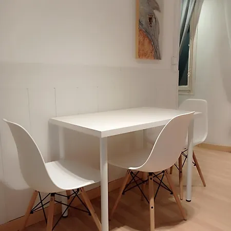 Double Private In Center Metro L5-l1 Hostel Barcelona